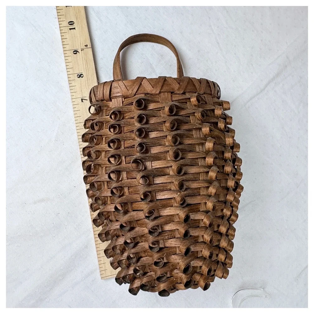 N/A handcrafted basketville
